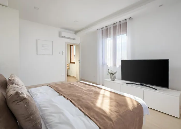 Plisko Wellness & Pool Apartman Fažana