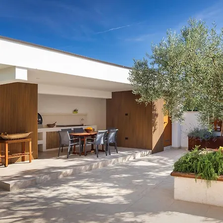 Plisko Wellness & Pool דירה פאז'אנה