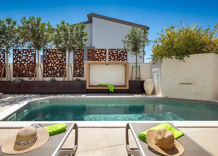 Plisko Wellness & Pool * פאז'אנה